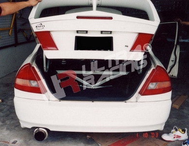 Obere Anti-Hopping-Leiste Hinten Mitsubishi Lancer 96-99 3 Punkte - U-211421 - UR-RE3-004 - 3661768649848