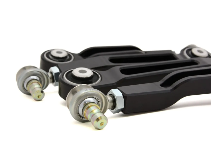 Bras de suspension supérieur réglables renforcés 034 Motorsport pour Audi A4 / S4 / RS4 / S6 / RS6  ( B5 / B6 / B7 / C5) - 034-401-1000 - 034-401-1000 - 3666618286648