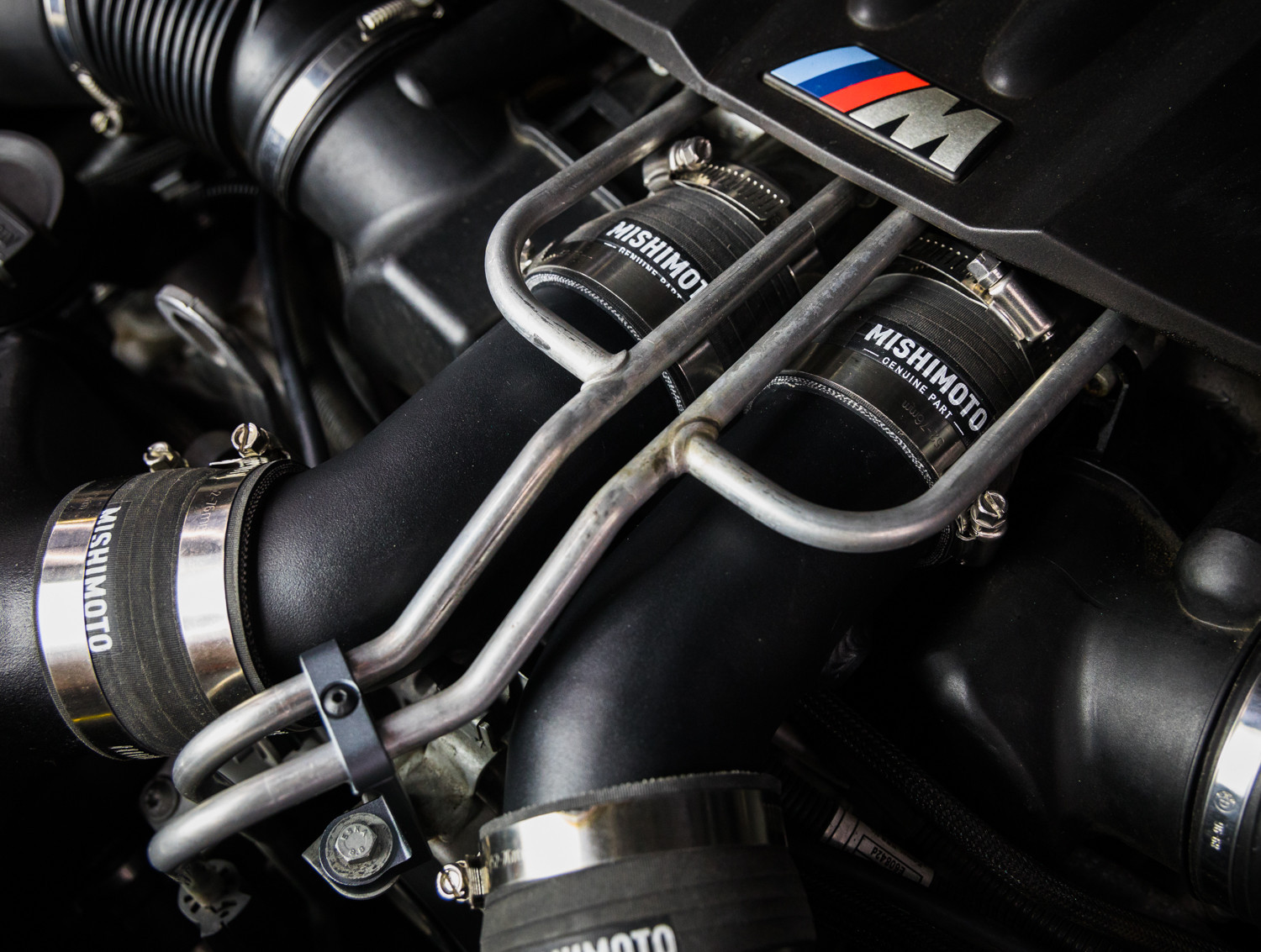 Charge Pipe Mishimoto BMW M5/M6 F1X (2012-2018) - MIM-ICP-F10-12M.N - MMICP-F10-12MWBK