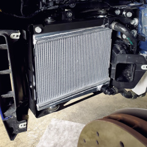 Hilfswasserkühler MISHIMOTO BMW M3/M4 G8X (2021-2026)