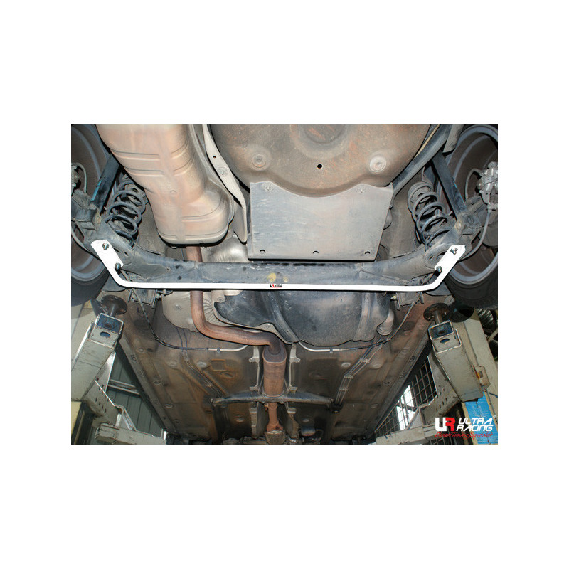 Barre stabilisatrice anti-roulis ULTRA RACING arrière VW Golf 4 97-06 (1.8) 18mm - U-219555-X - UR-AR18-321 - 3666618661414